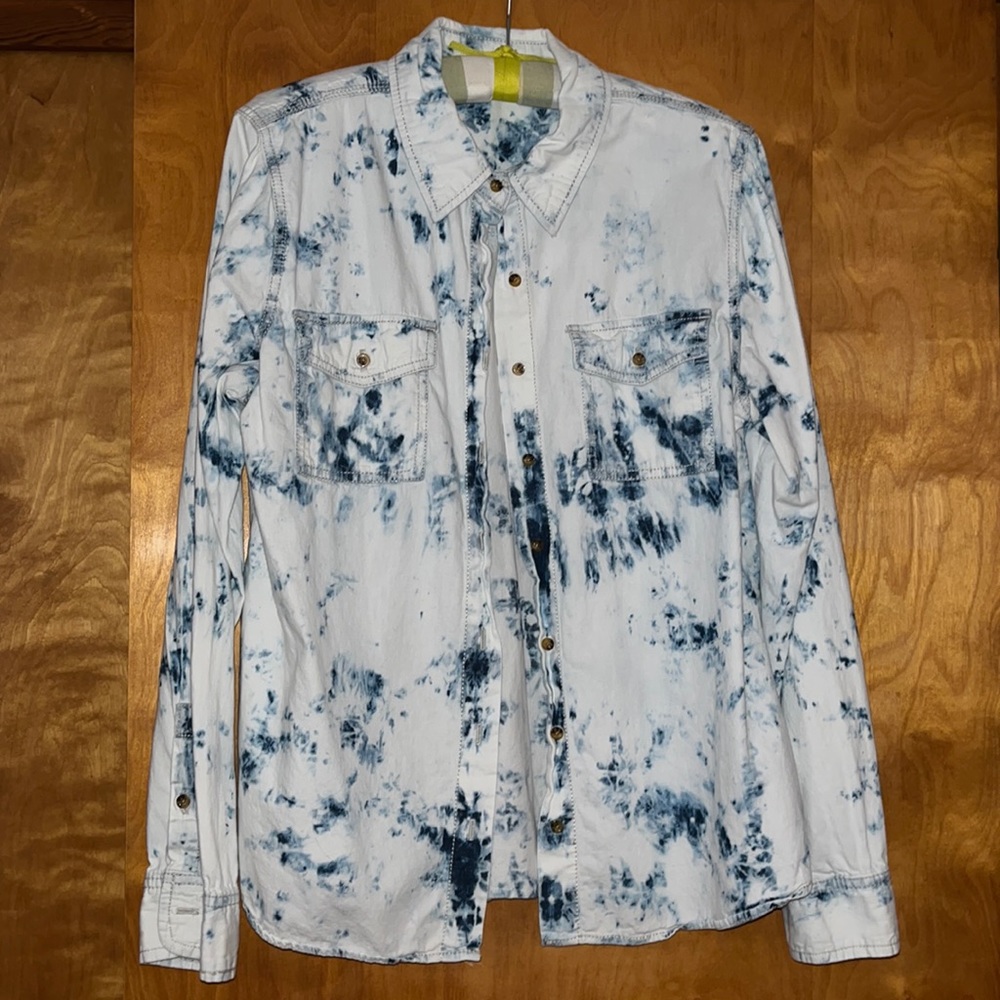 Women’s Vanilla Star Button Down